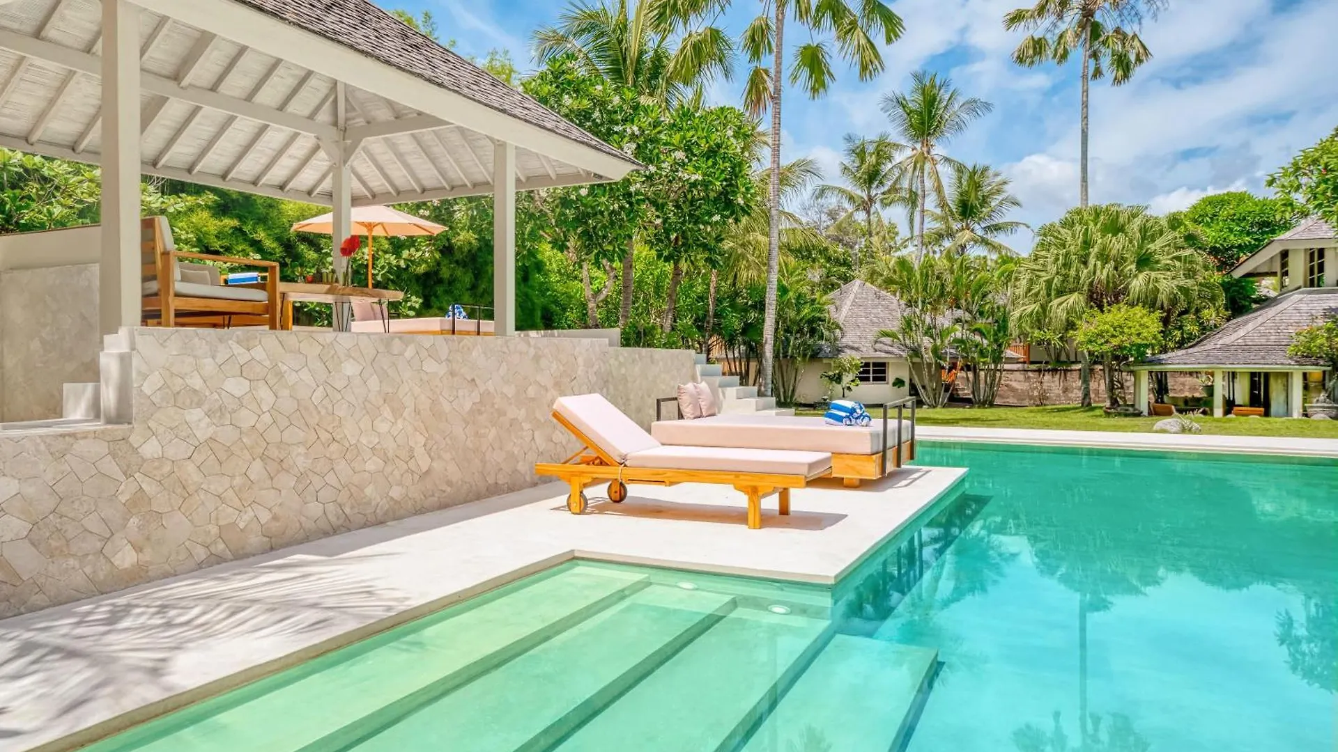 Holiday home Spacious 2 Villas Combined 9 Bedrooms 2 Pools Seminyak