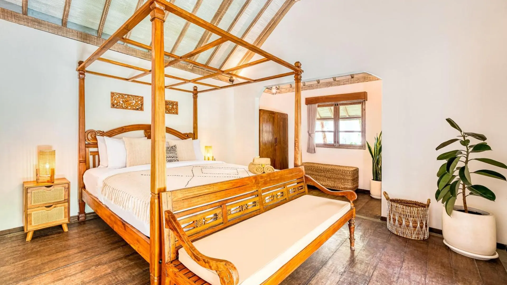 Spacious 2 Villas Combined 9 Bedrooms 2 Pools Seminyak  Holiday home