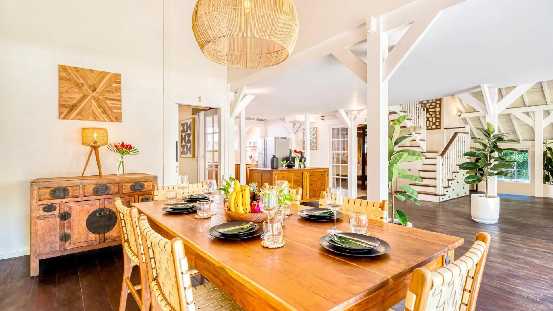 Spacious 2 Villas Combined 9 Bedrooms 2 Pools Seminyak  Seminyak (Bali)