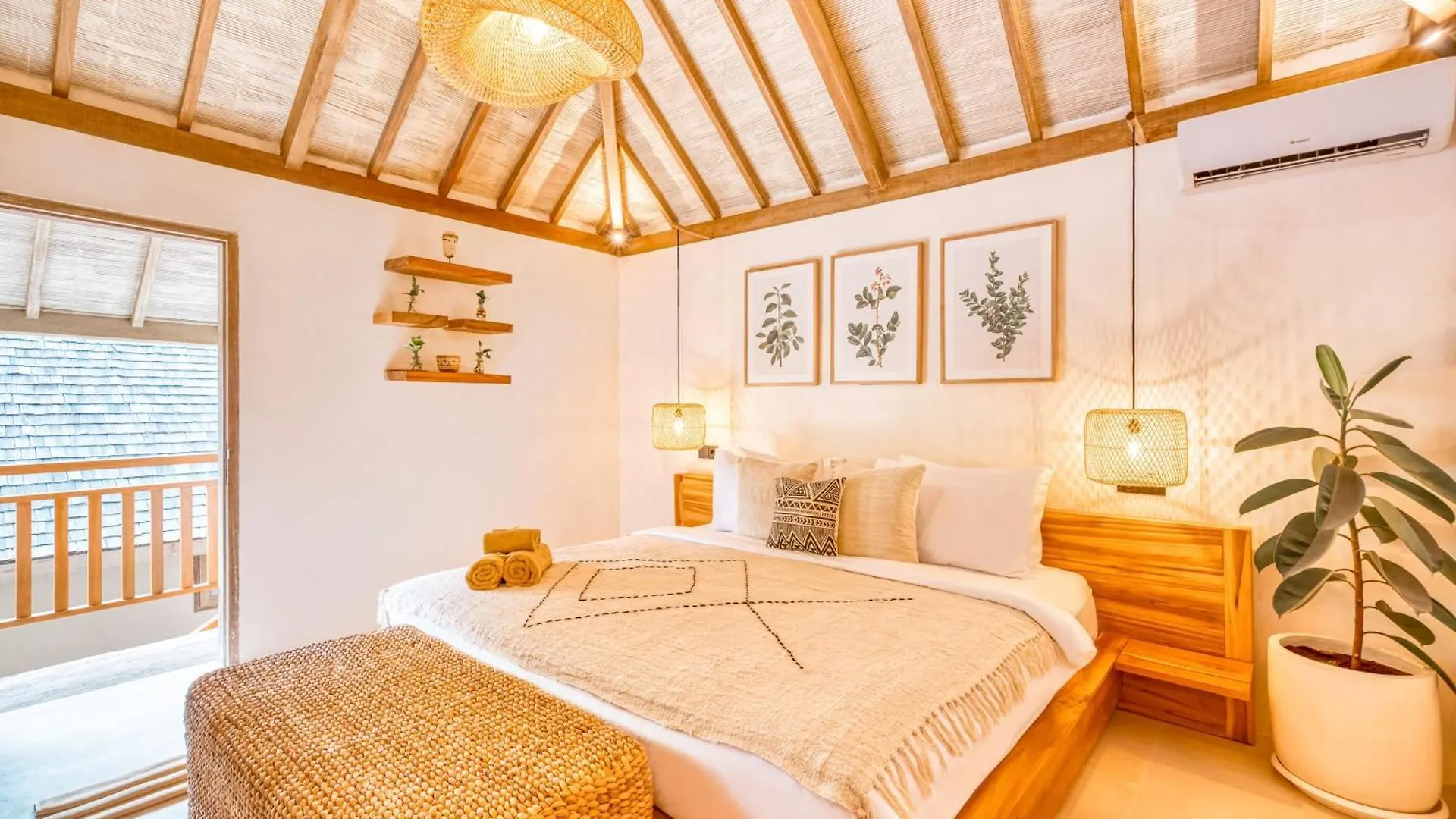Holiday home Spacious 2 Villas Combined 9 Bedrooms 2 Pools Seminyak