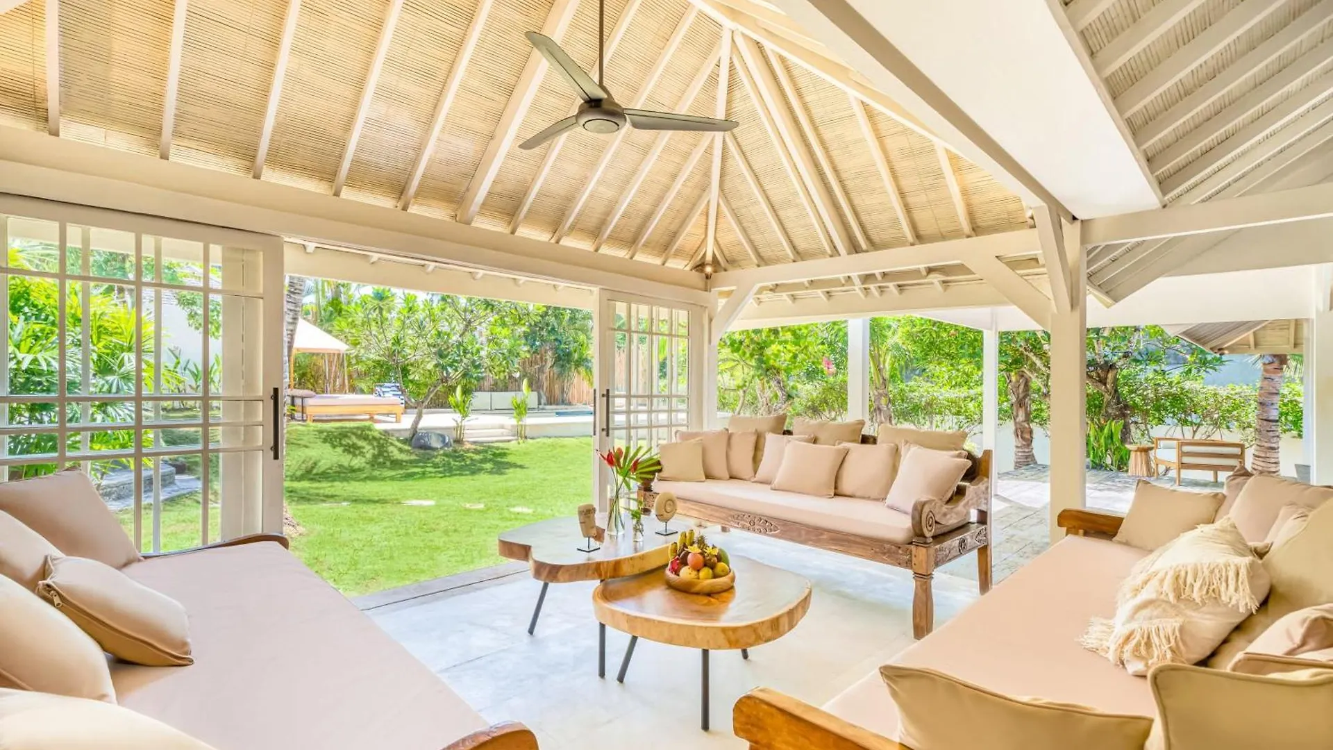 Spacious 2 Villas Combined 9 Bedrooms 2 Pools Seminyak  Holiday home