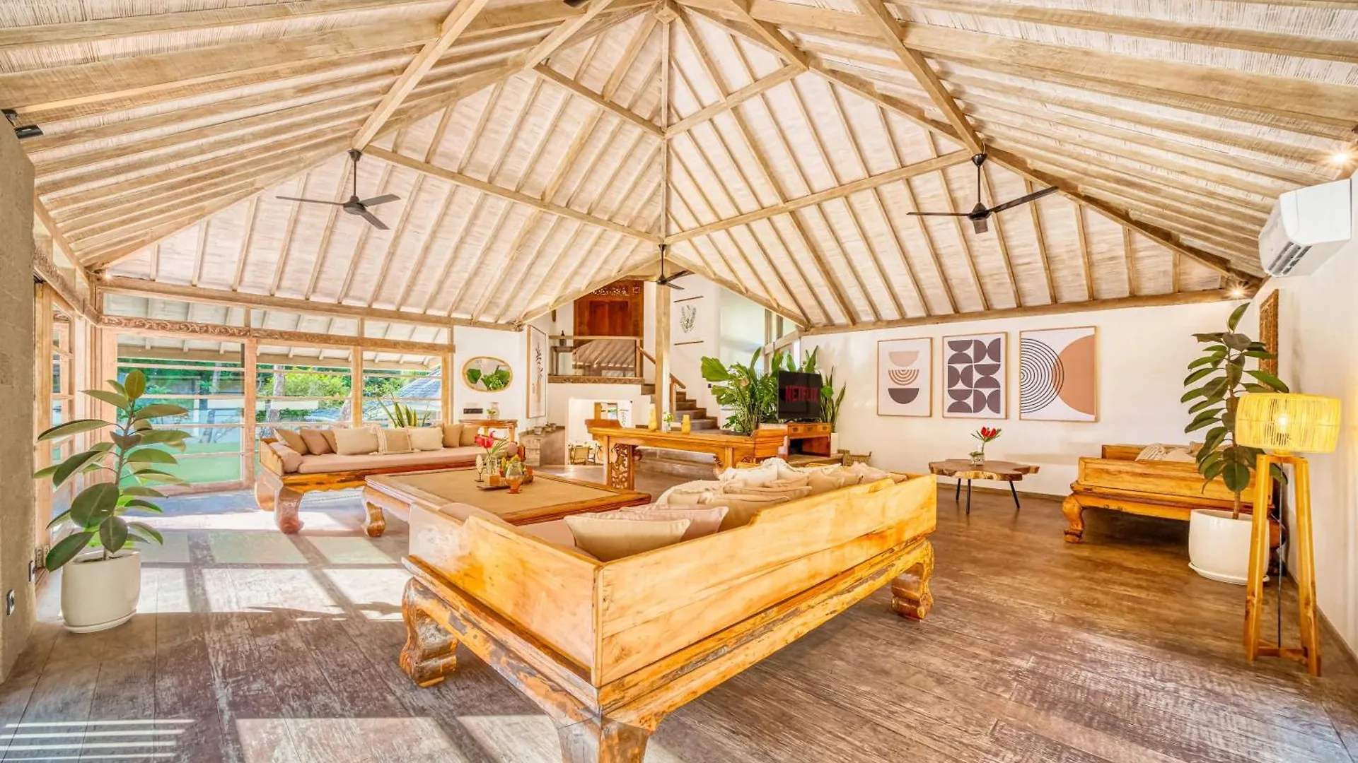 Spacious 2 Villas Combined 9 Bedrooms 2 Pools Seminyak  Seminyak (Bali)